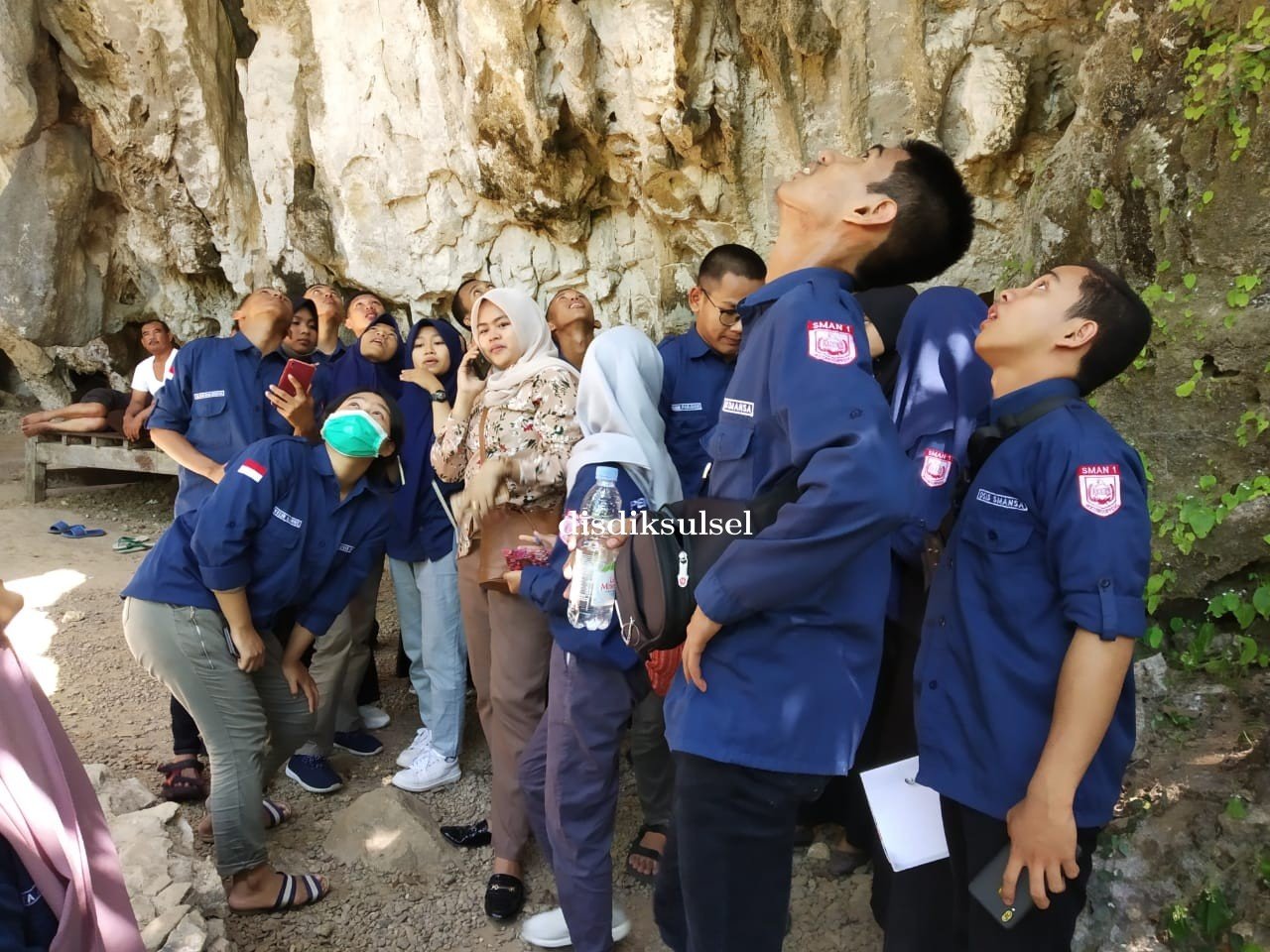 SMA Negeri 1 Soppeng Laksanakan Penelitian Situs Prasejarah Goa leang-leang