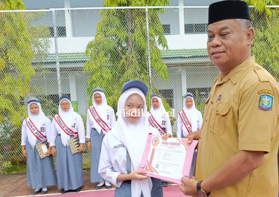 Nur Afra Raih Medali Perak dan Perunggu dalam Olimpiade Sains Hari Sumpah Pemuda 2024