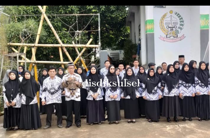 UPT SMAN 1 Soppeng Peringati Hari Guru Nasional 2024